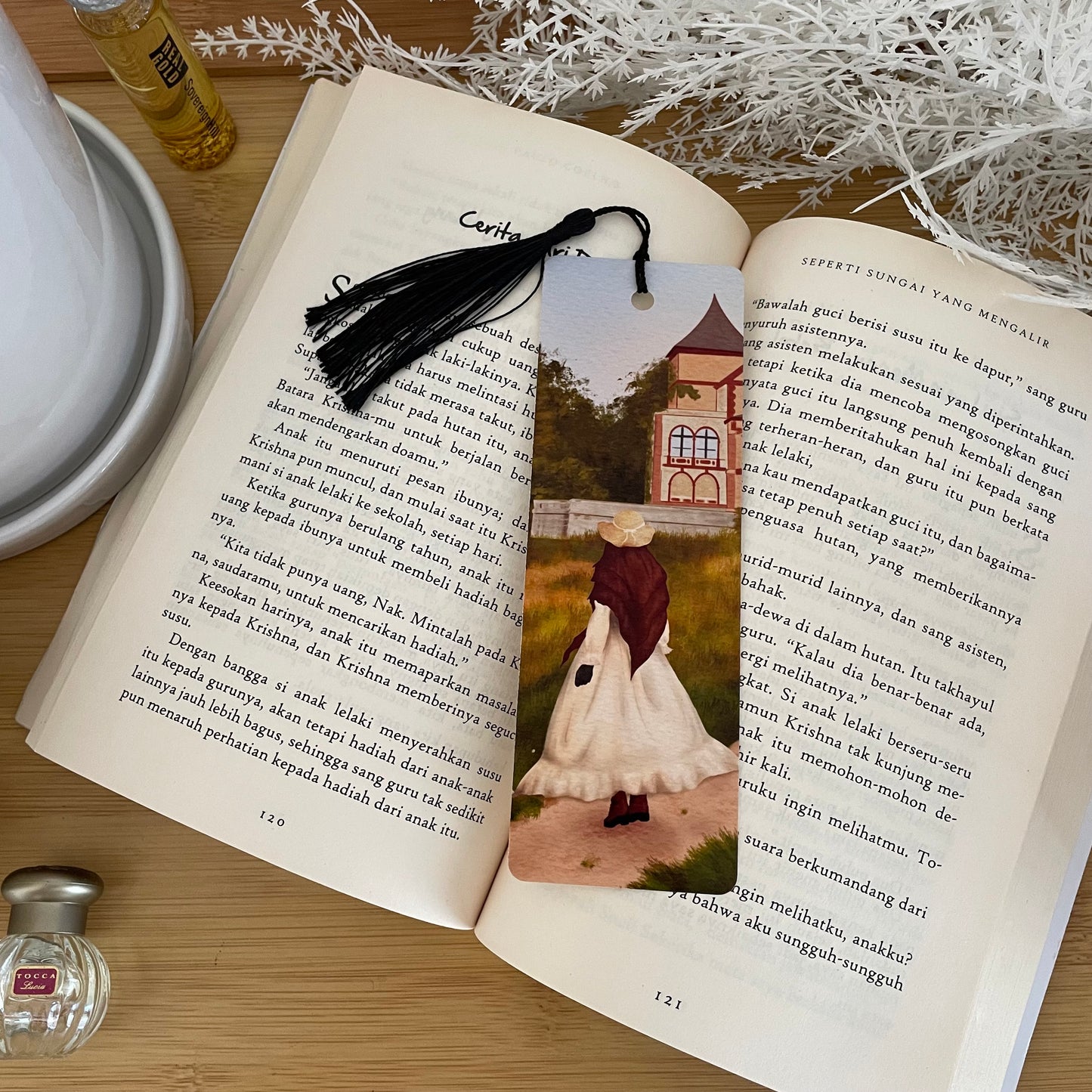 Hijabi Girl Cottage Bookmark